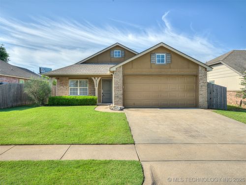 4042 W 105th St S, Jenks, OK, 74037-1906 | Card Image