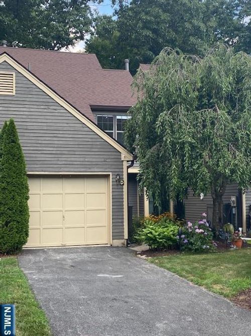 24D Foxboro Ln, West Milford, NJ, 07480-4916 | Card Image