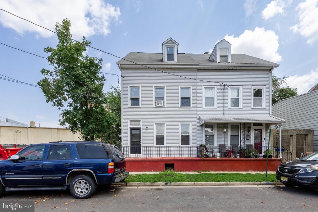 Laurel St, Beverly, NJ 08010