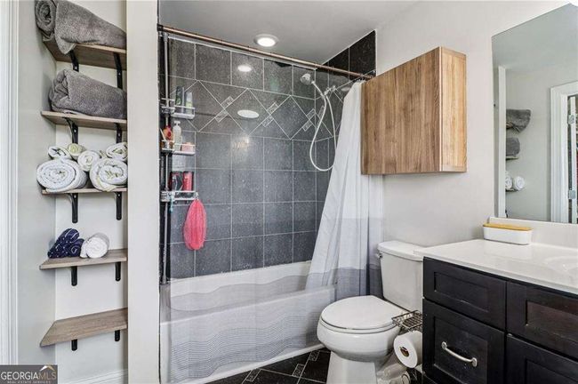 UNIT-201 - 2465 Main St, Condo with 3 bedrooms, 2 bathrooms and null parking in East Point GA | Image 10