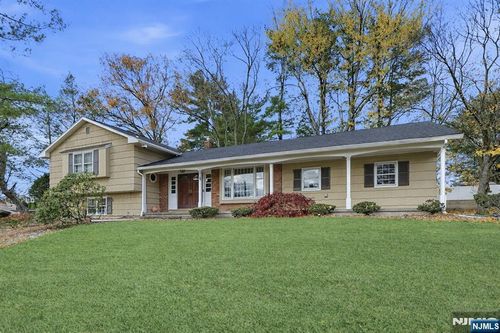 55 Somerset Dr, Woodcliff Lake, NJ, 07677-7649 | Card Image