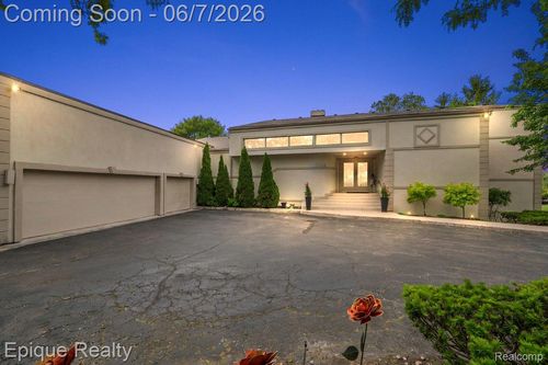 1848 Golf Ridge Dr S, Bloomfield Hills, MI, 48302-1736 | Card Image