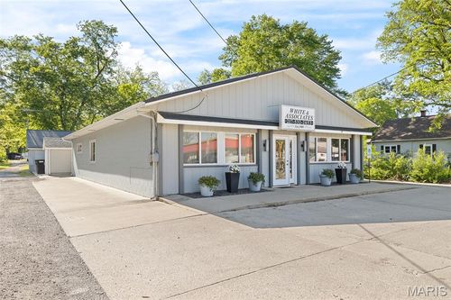 1122 Vandalia Rd, Hillsboro, IL, 62049-2057 | Card Image