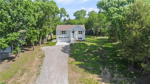 5037 Comanche Ln, Mc Louth, KS, 66054-4162 | Card Image