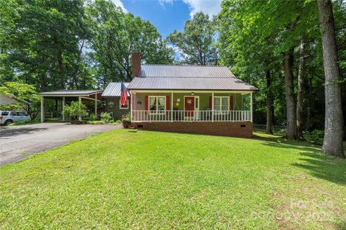 515 Holly Cir, Mount Holly, NC, 28120-9648 | Card Image