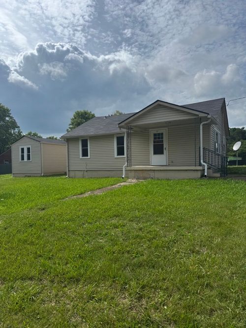 521 Draughon Dr, Greenbrier, TN, 37073-5542 | Card Image