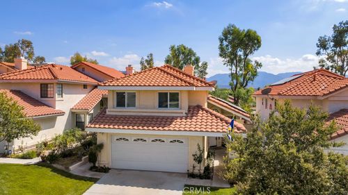 15628 Meadow Dr, Canyon Country, CA, 91387-4440 | Card Image