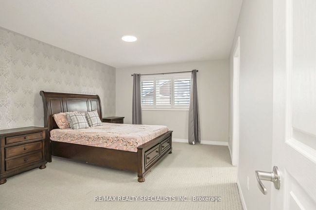 40 Begonia Cres, House attached with 3 bedrooms, 3 bathrooms and 2 parking in Brampton ON | Image 17