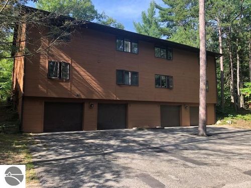 3814 Maid Marian Ln, Traverse City, MI, 49686-3959 | Card Image