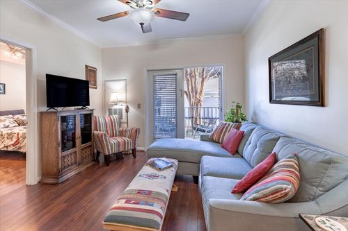 239-2025 Woodmont Blvd, Nashville, TN, 37215-1582 | Card Image