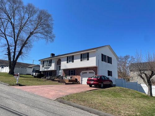 132 Ondrick Dr, Chicopee, MA, 01020-3568 | Card Image