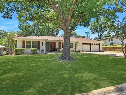 8025 Northbrook Dr, Benbrook, TX, 76116-8511 | Card Image