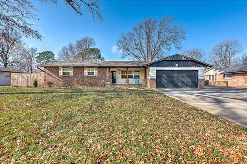 712 Carlton St, Springdale, AR, 72762-5104 | Card Image