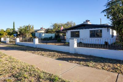 2051 E 11 Th Street, House other with 5 bedrooms, 2 bathrooms and null parking in Douglas AZ | Image 2