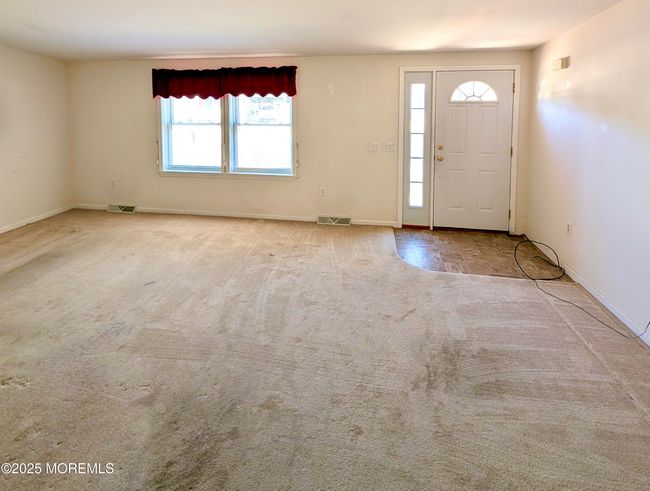 Living Room | Image 20