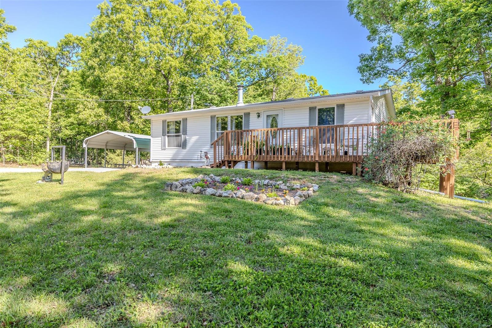 Robin Dr, Lebanon, MO 65536