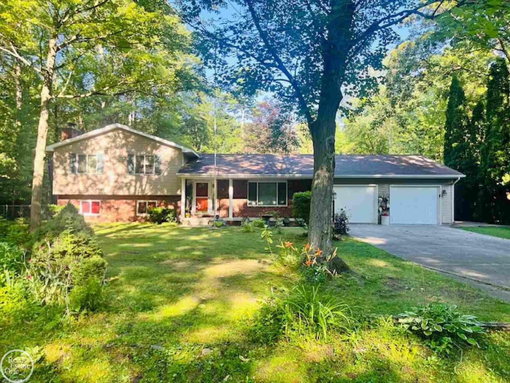 West Dr, Clyde, MI 48049