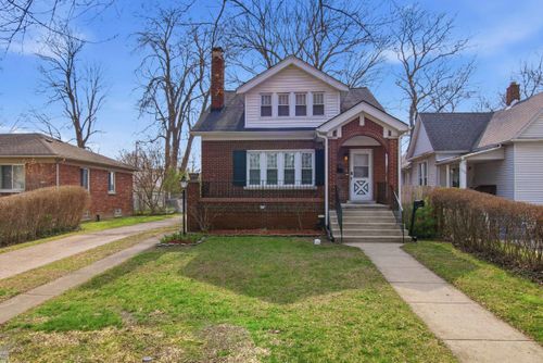 883 Saint Clair Ave, Grosse Pointe, MI, 48230-2108 | Card Image