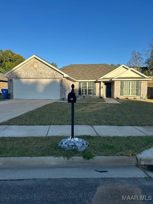 745 Park Ln, Prattville, AL, 36067-1558 | Card Image