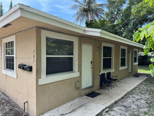 2-707 Sw 6th St, Dania Beach, FL, 33004-4921 | Card Image