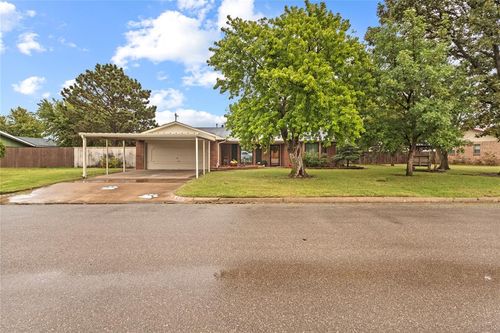 103 N Hickory St, Okeene, OK, 73763-9339 | Card Image