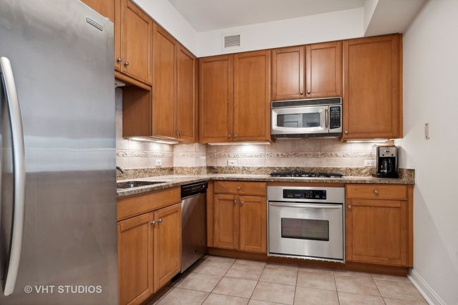 APT-303 - 25 E Superior St, Condo with 2 bedrooms, 2 bathrooms and 1 parking in CHICAGO IL | Image 10