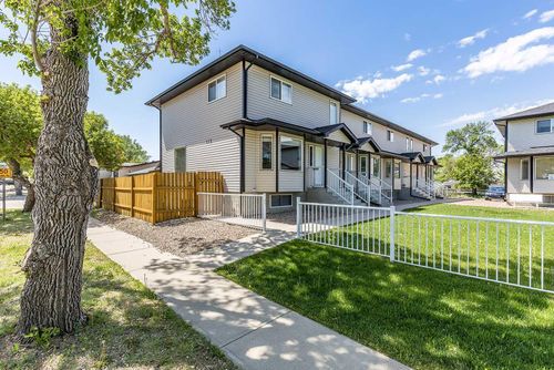 1-115 3 St Ne, Redcliff, AB, T0J2P0 | Card Image