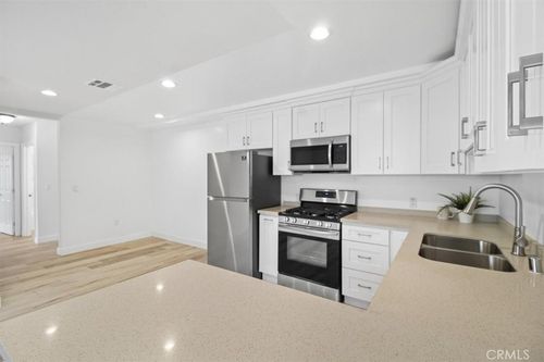 8655 Ranchito Ave, Panorama City, CA, 91402-3313 | Card Image