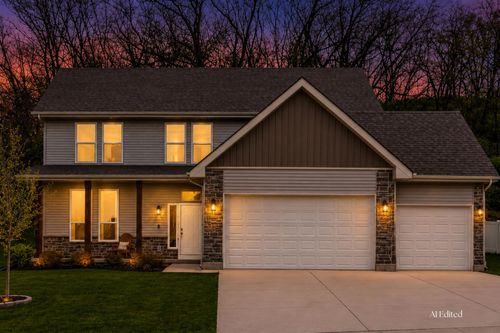 112 Valle Tell Dr, New Glarus, WI, 53574-9203 | Card Image