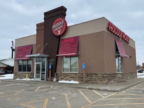 305 Comfort Dr, Marion, IL, 62959-4915 | Card Image