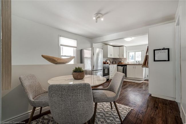 77 E 24 Th St, House other with 2 bedrooms, 1 bathrooms and 1 parking in Hamilton ON | Image 5
