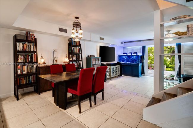 5292 Sw 69 Th Pl, Townhouse with 2 bedrooms, 3 bathrooms and null parking in Miami FL | Image 11