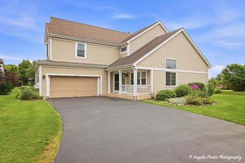 331 Hampton Ct, Crystal Lake, IL, 60012-3739 | Card Image