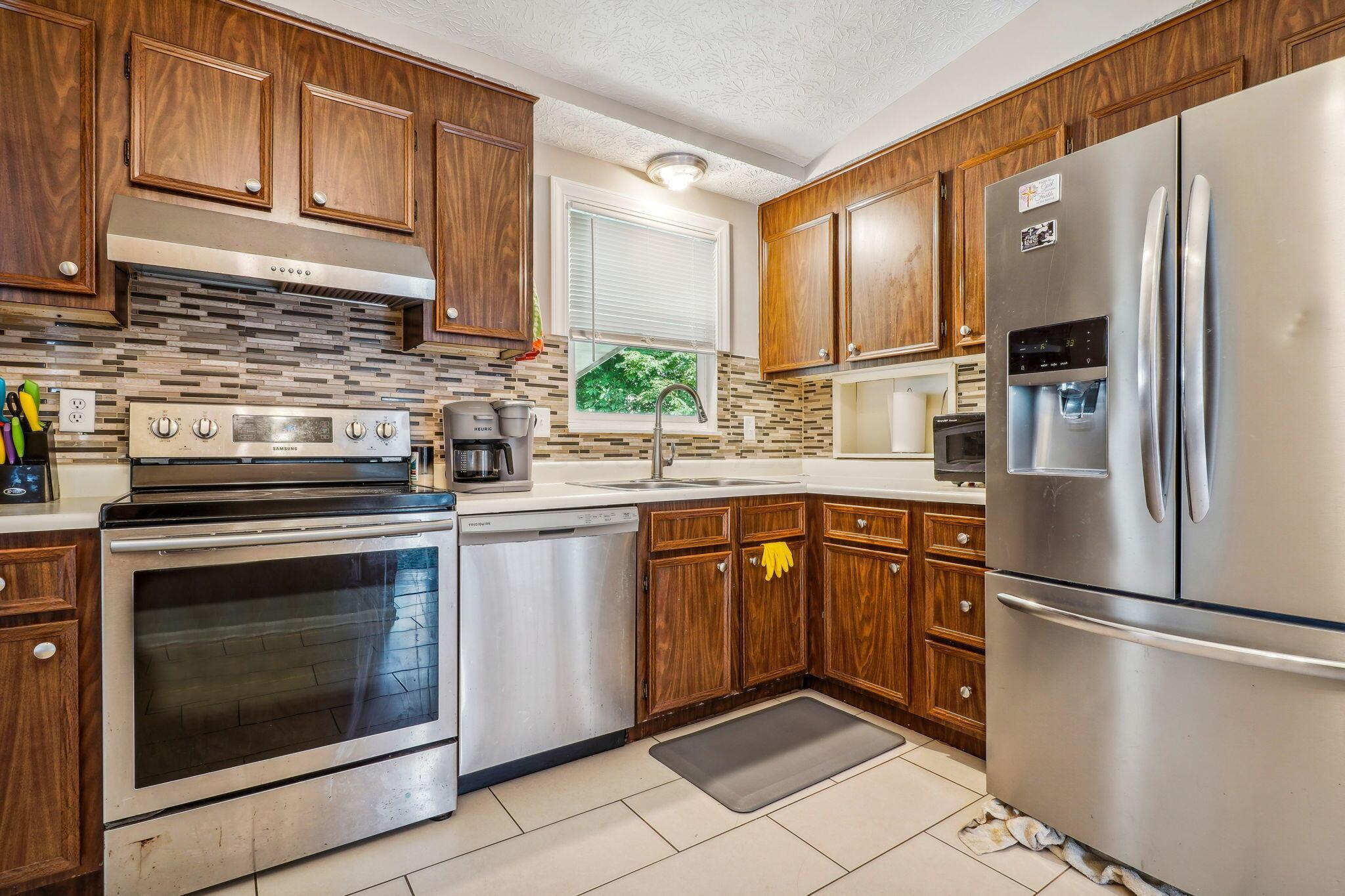 Belltree Dr, Reynoldsburg, OH 43068