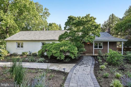 2106 Locust Ave, Wilmington, DE, 19810-2513 | Card Image