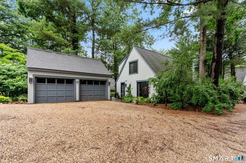 7-7 Pond Cir, Avon, CT, 06001-3320 | Card Image