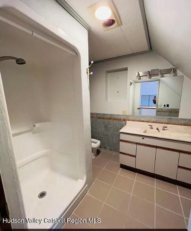 Bathroom | Image 12