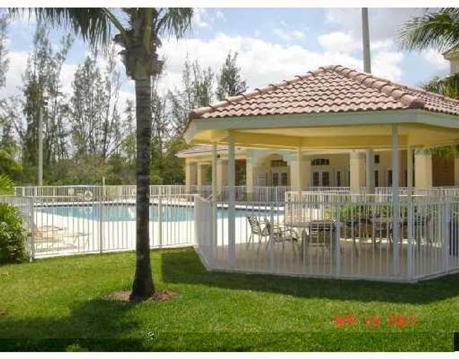 1443 Sw 48 Th Ter, Townhouse with 3 bedrooms, 3 bathrooms and null parking in Deerfield Beach FL | Image 35