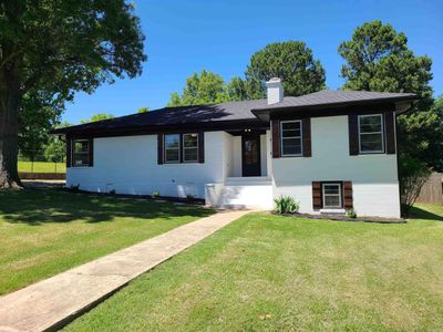 889 W Main Street, House other with 3 bedrooms, 1 bathrooms and null parking in Piggott AR | Image 2