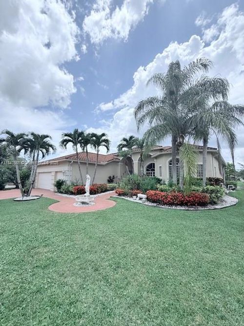 710 Grand Rapids Blvd, NAPLES, FL, 34120-4467 | Card Image
