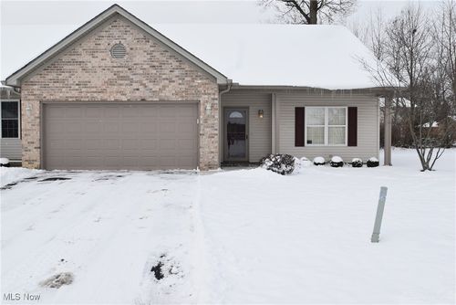 1052 Villa Pl, Girard, OH, 44420-2083 | Card Image