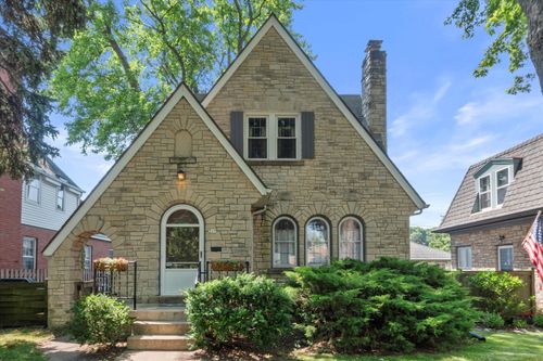 319 E Warnimont Ave, Milwaukee, WI, 53207-3331 | Card Image