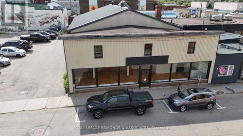 174 Albert St, Pembroke, ON, K8A4K6 | Card Image