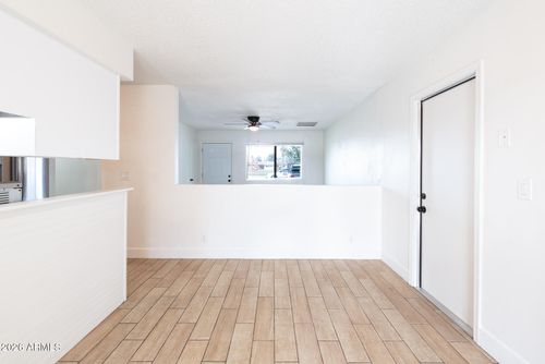 157 W Juniper St, Mesa, AZ, 85201-1717 | Card Image