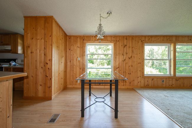 Dining With Laminate Flooring | Image 12
