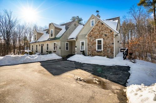 33 Pond View Drive, Auburn, NH, 03032 | Card Image