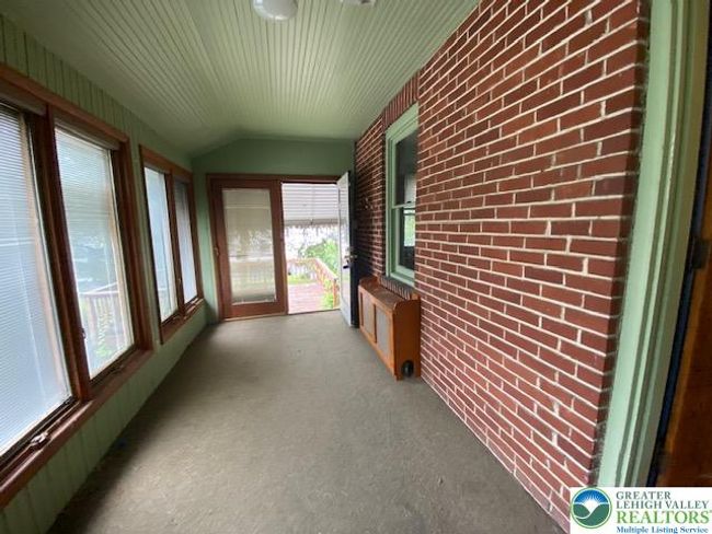 7142 Pa Route 873, House other with 4 bedrooms, 2 bathrooms and null parking in Slatington PA | Image 9