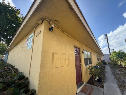 805 S H St, Lake Worth, FL, 33460-5062 | Card Image