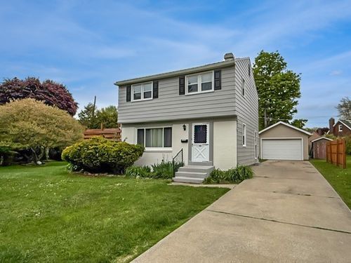 137 Parkway Dr, Erie, PA, 16511-1045 | Card Image