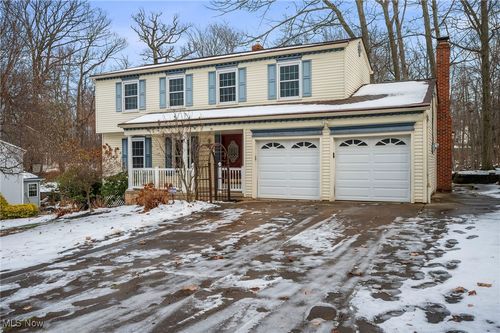 7925 Skylineview Dr, Concord Township, OH, 44060-7435 | Card Image